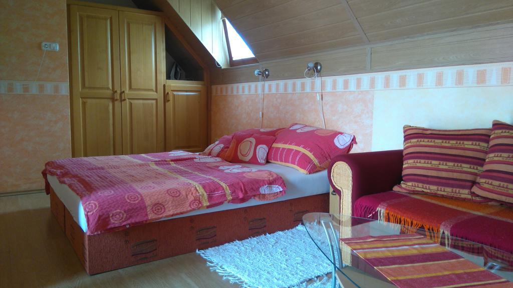 Bertalan Apartman Вонярцвашхедь Экстерьер фото